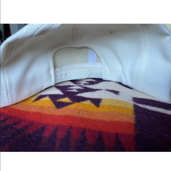 Oakland Athletics 1990 World Series Hat & Pin Set - Picture 6 of 8